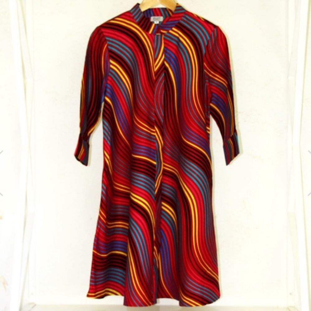 Zuri wavelength dress - size medium